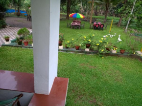 Гостиница Aqualillies Water Front Heritage Homestay  Kumarakom